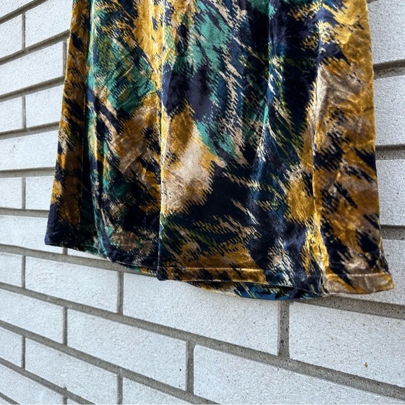 By Anthropologie The Tilda Velvet Slip Skirt Dar Turquoise Abstract - Picture 9 of 12